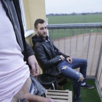 On the balcony - Picture 2