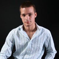 Handsome young gay guy - Picture 1