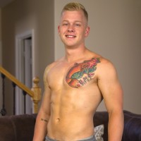 Leo fuck  Logan - Picture 1