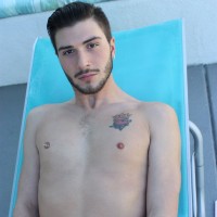 Justin Dean takes a piss - Picture 7