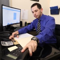 Help! My boss is a ballbuster! - Picture 1
