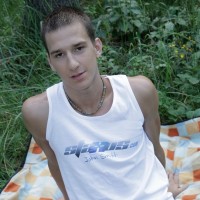 Ari Bow & Benjamin Dunn - Picture 3