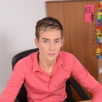 Connor Levi fucks Oscar Roberts - Picture 1