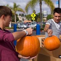 Halloween's four-way fuck - Picture 2