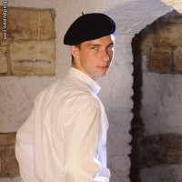 Roman Herman in kilt - Picture 3