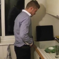 Piss The banker - Picture 1